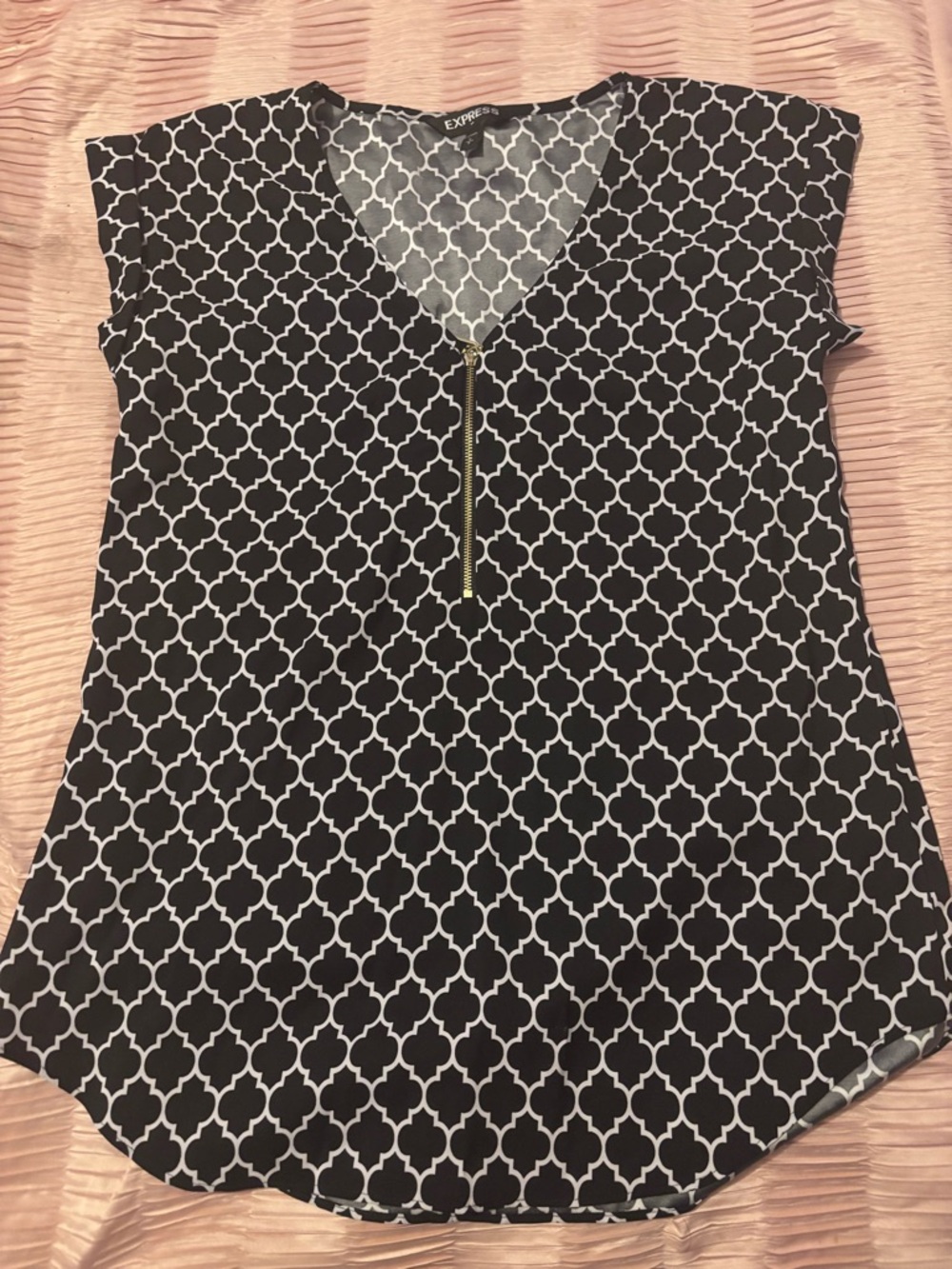 Express Black and White Geometric Zip-Front Blouse